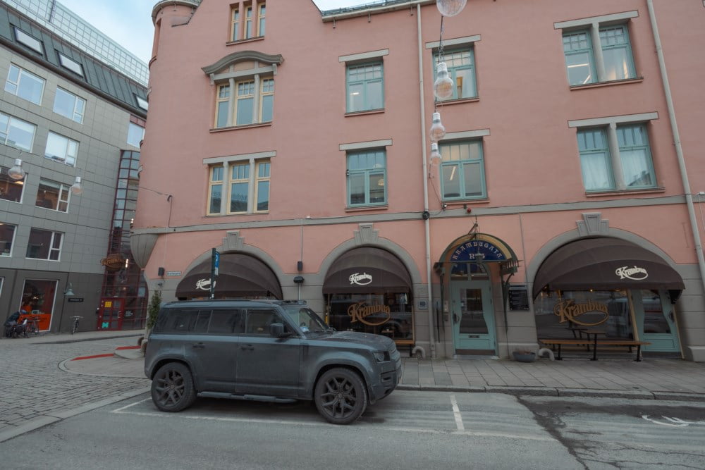 Utenfor Trøndelag Sparebank i Trondheim